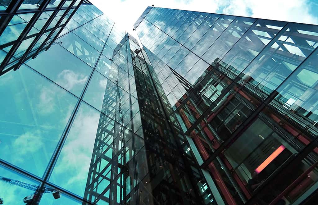 Kontorsbyggnad i glas- och stålkonstruktion i samband med kommande taxeringsbeslut för fastigheter